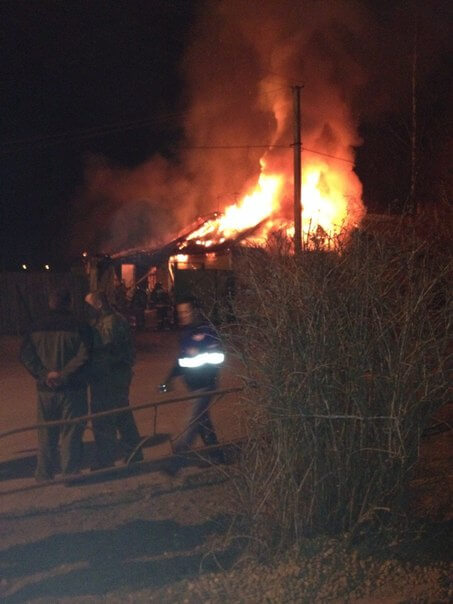 фото На пожаре в Торжке 2 человека пострадали и один погиб