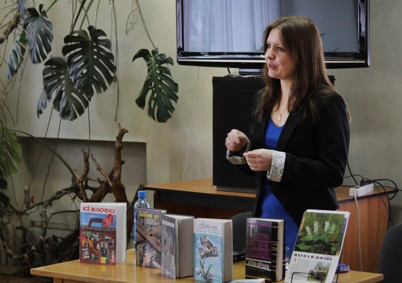 фото Тверичей приглашают на литературный мастер-класс в "Книжный шатер"