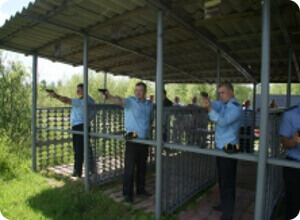 фото Тверские судебные приставы по ОУПДС совершенствуются в навыках стрельбы из табельного оружия