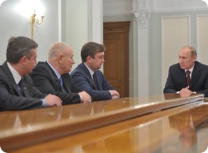 фото Владимир Путин провел встречу с делегацией из Тверской области