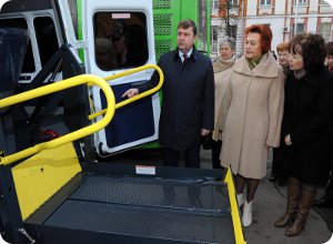 В рамках программы "Доступная среда" Тверь получила 12 низкопольных автобусов