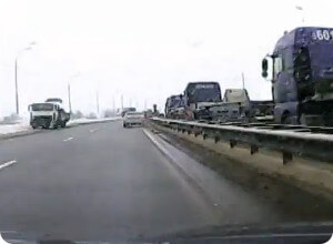 Комментарии свидетеля пробки на трассе М-10 с видеосопровождением