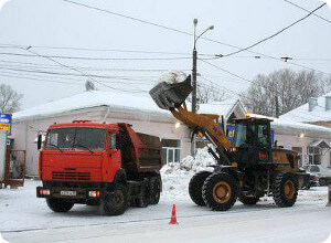 фото В Твери продолжается расчистка улиц и вывоз снега