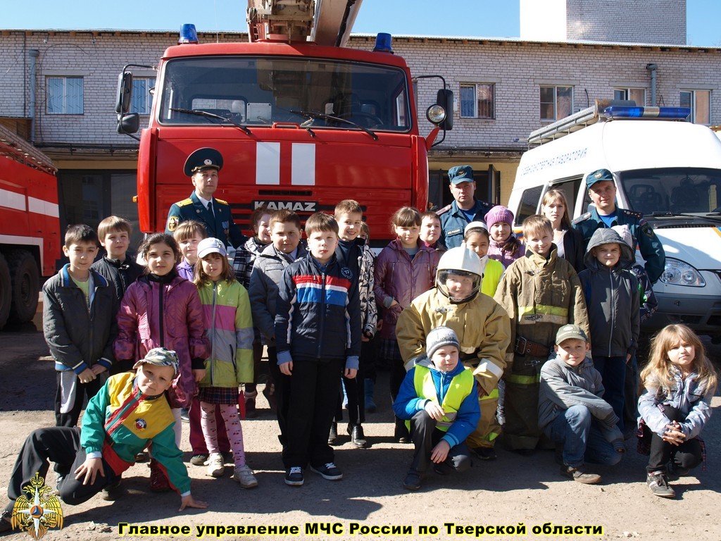фото Тверские школьники посетили испытательную пожарную лабораторию
