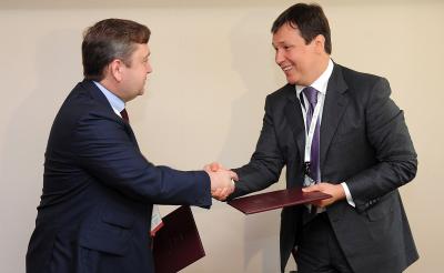 II Международный инвестфорум открылся с подписания соглашения с ОАО РЖД