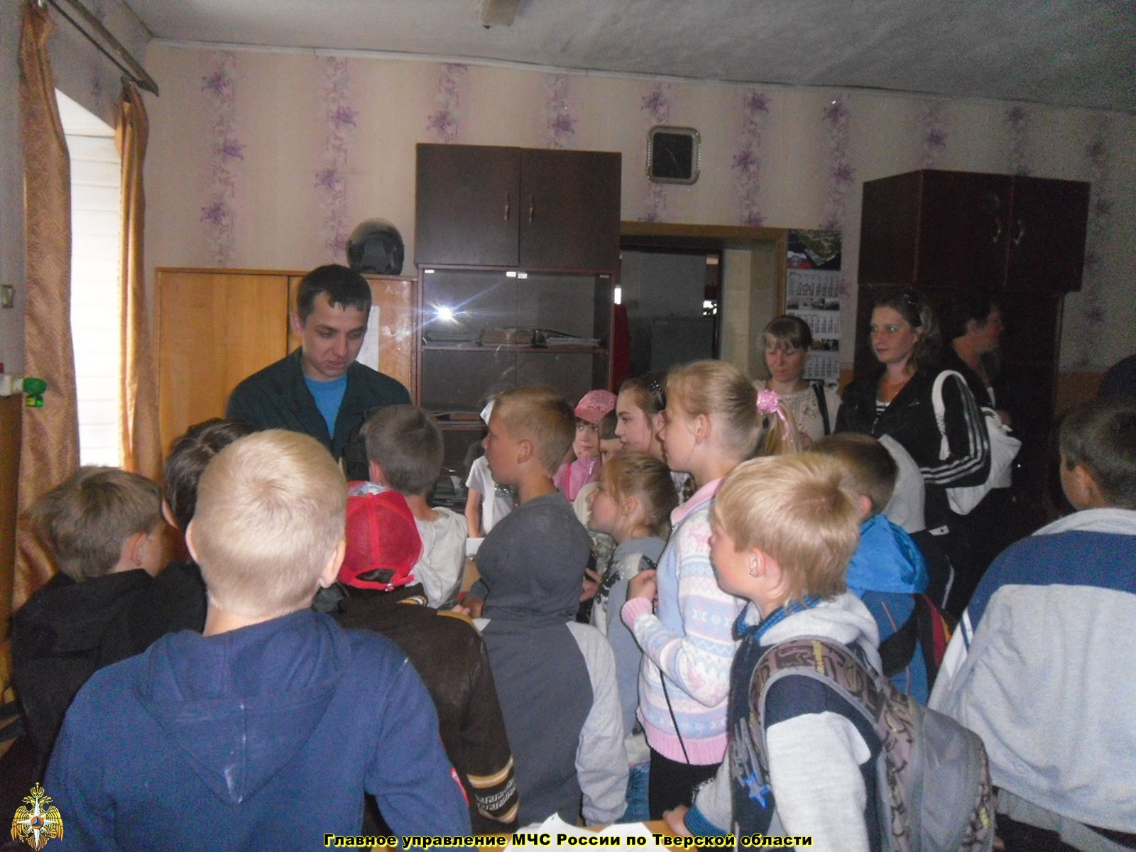 Экскурсия для учащихся детских оздоровительных лагерей в пожарную часть 35 Тверской области
