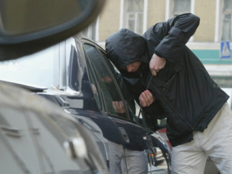 Сотрудники уголовного розыска задержали мужчину, подозреваемого в кражах автомобилей