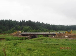 Мост через реку Поведь в Торжокском районе планируется сдать в эксплуатацию через неделю