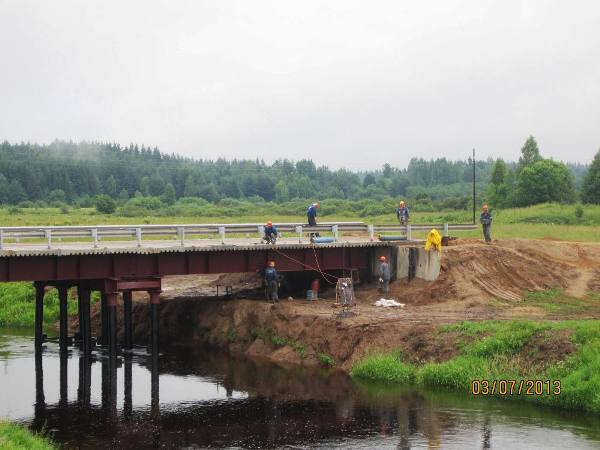 Мост через реку Поведь в Торжокском районе планируется сдать в эксплуатацию через неделю