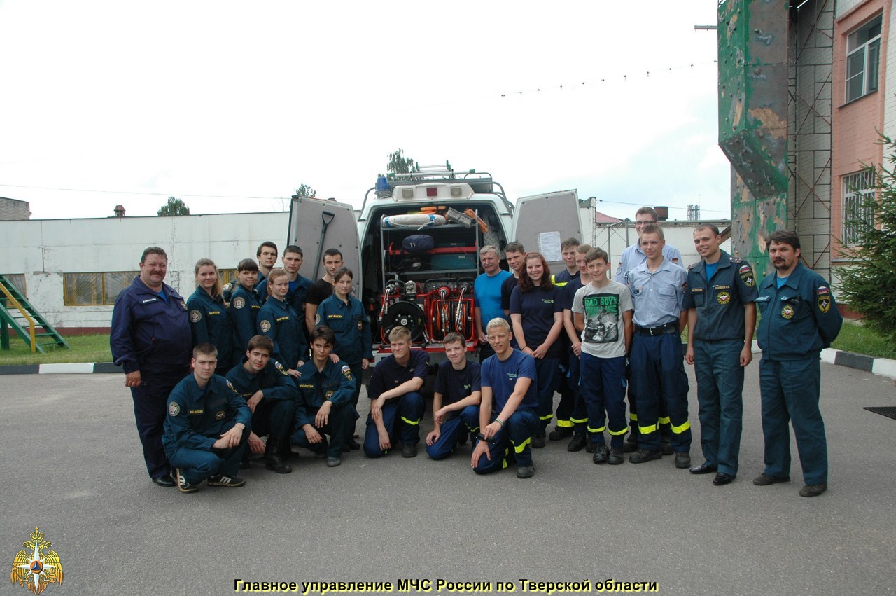 Немецкий молодежный отряд THW-Jugend продолжает, знакомится с работой тверских пожарных и спасателей
