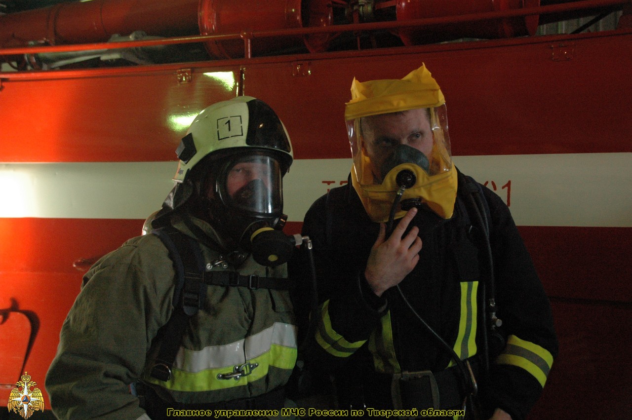 У пожарных Тверского гарнизона прошли занятия в дымокамере