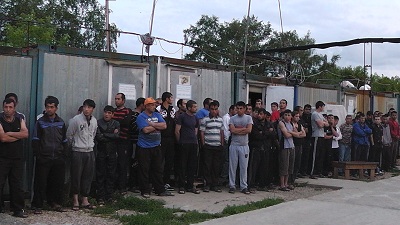 В Тверской области полицейские выявили свыше 40 нелегальных мигрантов