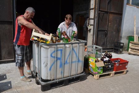 За 6 месяцев в Твери изъято из незаконной торговли свыше 10 тысяч литров пива
