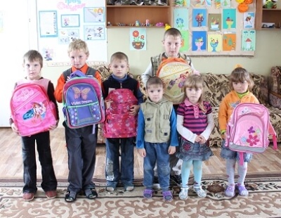 фото Tele2 поздравил детей из подшефного детского центра с Днем знаний