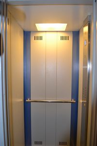 В Твери продолжается замена лифтов в многоквартирных домах