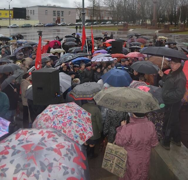 фото Во Ржеве прошел митинг протеста против коммунального беспредела