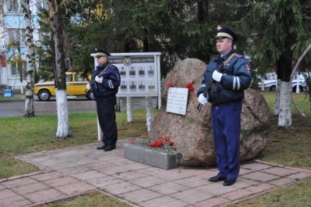 В Твери почтили память погибших сотрудников ОВД, погибших при исполнении служебных обязанностей