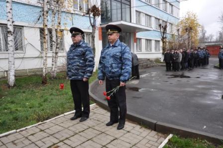 В Твери почтили память погибших сотрудников ОВД, погибших при исполнении служебных обязанностей