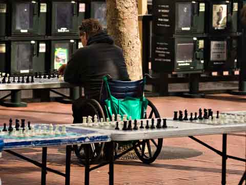 В Твери пройдут соревнования по русским шашкам и шахматам среди инвалидов