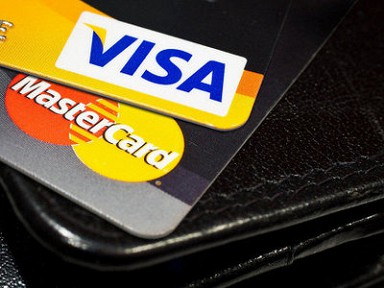 В ответ на санкции зарубежных платежных систем Россия может отказаться от карт Visa и MasterCard