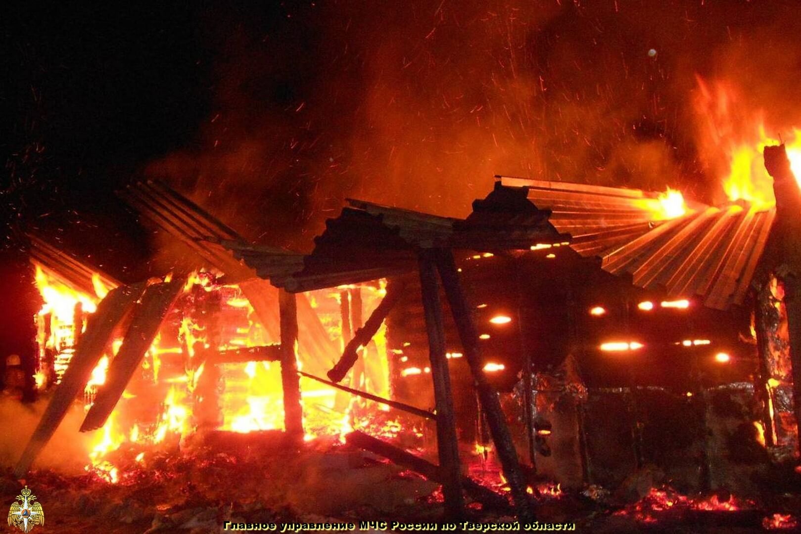 Пожар в Калининском районе чуть не стал массовым