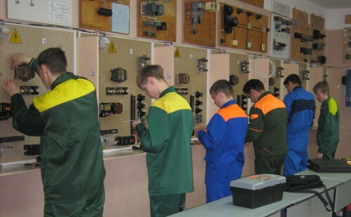 фото В Тверской области выбрали лучших мастеров-отделочников и лучших электромонтеров