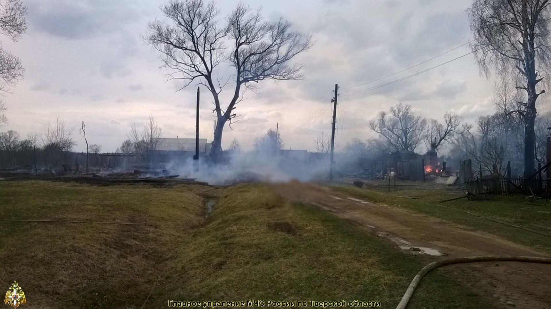 Из-за неосторожного обращения с огнем в Конаковском районе сгорели 3 дома