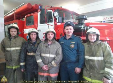 На пожаре в Пролетарском районе Твери спасены 5 человек