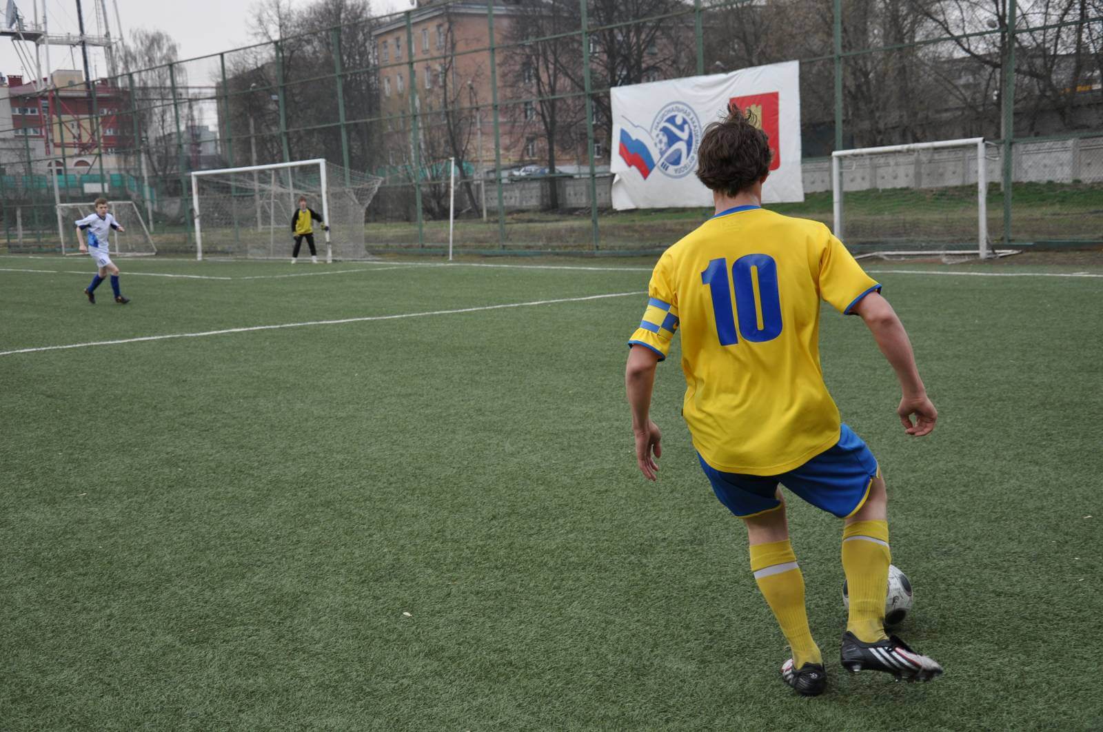 В Твери и Ржеве модернизируют футбольные площадки