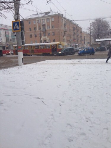 фото В Твери произошло ДТП с участием трамвая и легковушки