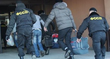 фото Тверские приставы выдворили за пределы России 8 нелегальных мигрантов
