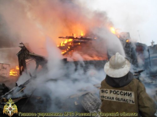 фото В результате пожара в дачном доме в Рамешковском районе пострадал человек