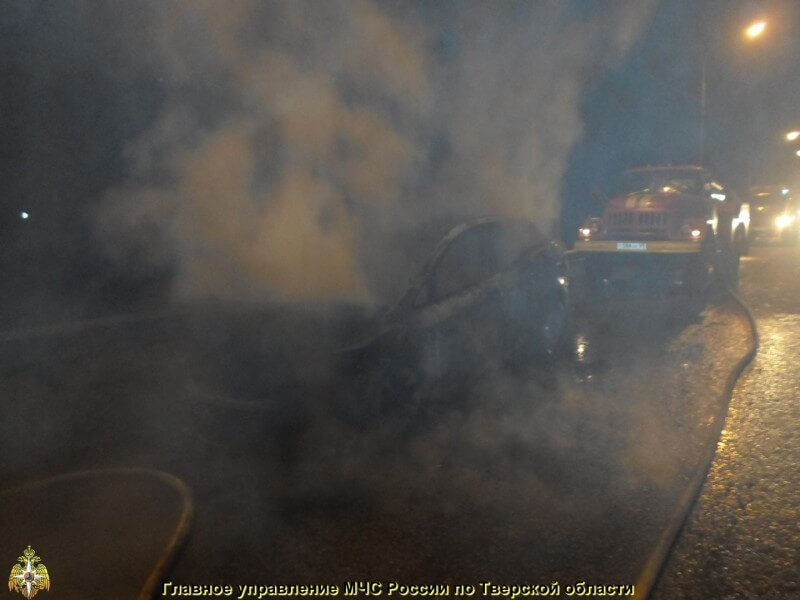 В Бологовском районе сгорел автомобиль