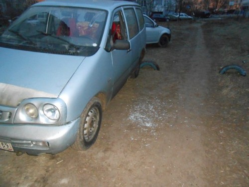 фото Тверской автовладелец ищет очевидцев взлома своего автомобиля
