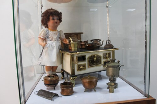 фото В Твери проходит выставка "Удивительный мир старинных кукол"