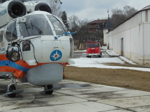 фото Молодого человека с тяжелой травмой головы транспортировали в Тверь санитарным вертолетом МЧС
