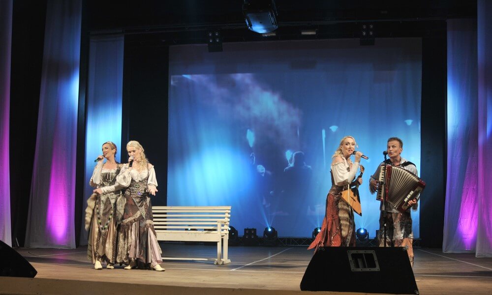 В Твери прошел благотворительный концерт с участием группы "Балаган Лимитед"