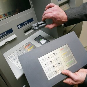 фото Как не стать жертвой скимминга? Тверская полиция дает советы