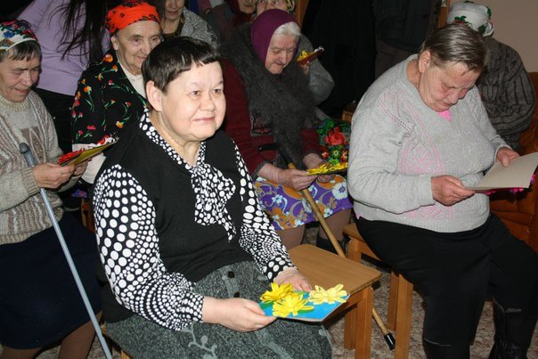 Волонтеры готовят праздник для жителей Жереховского дома-интерната в Лихославле