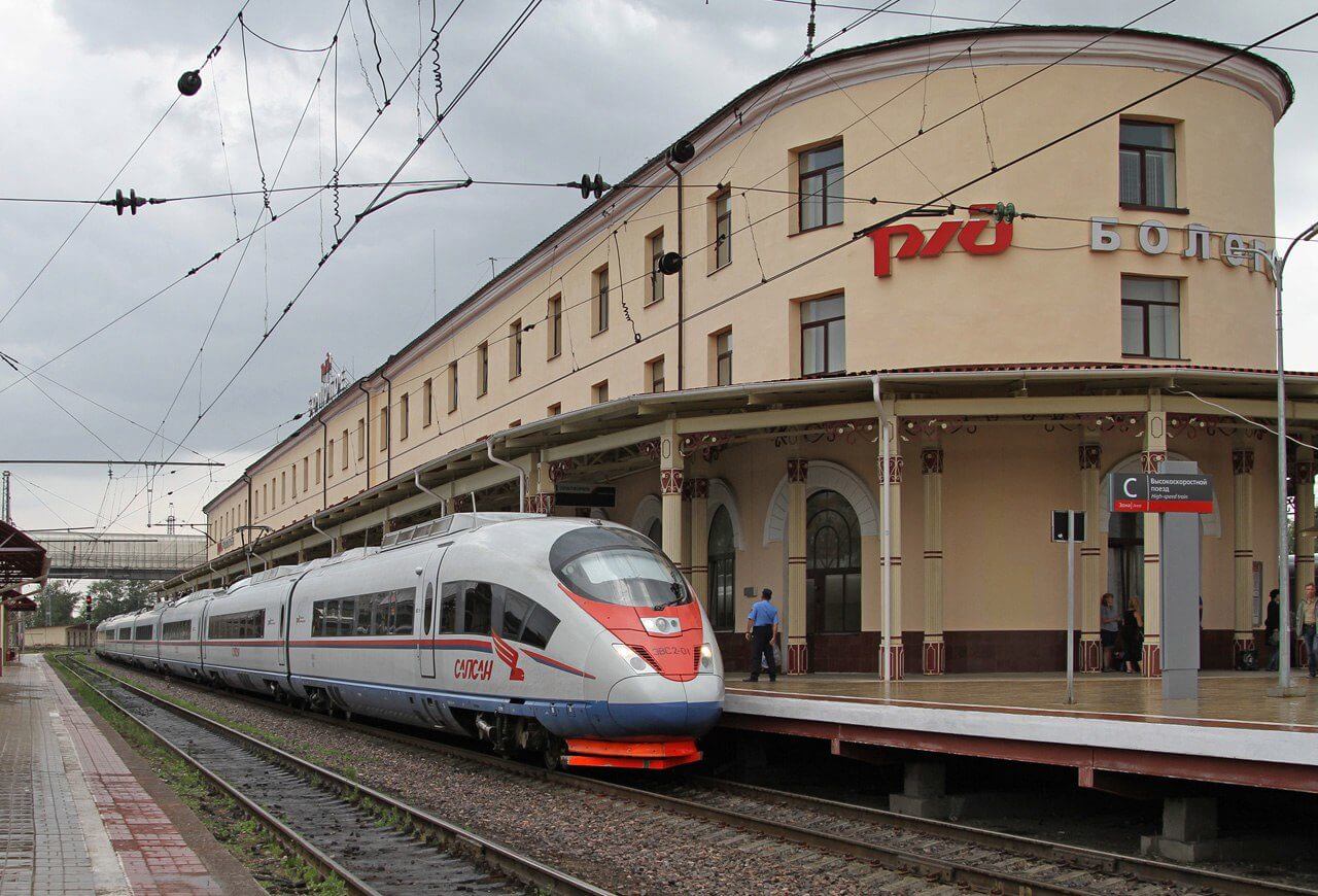 Из-за технических неисправностей произошла задержка поездов на линии "Санкт-Петербург - Москва"