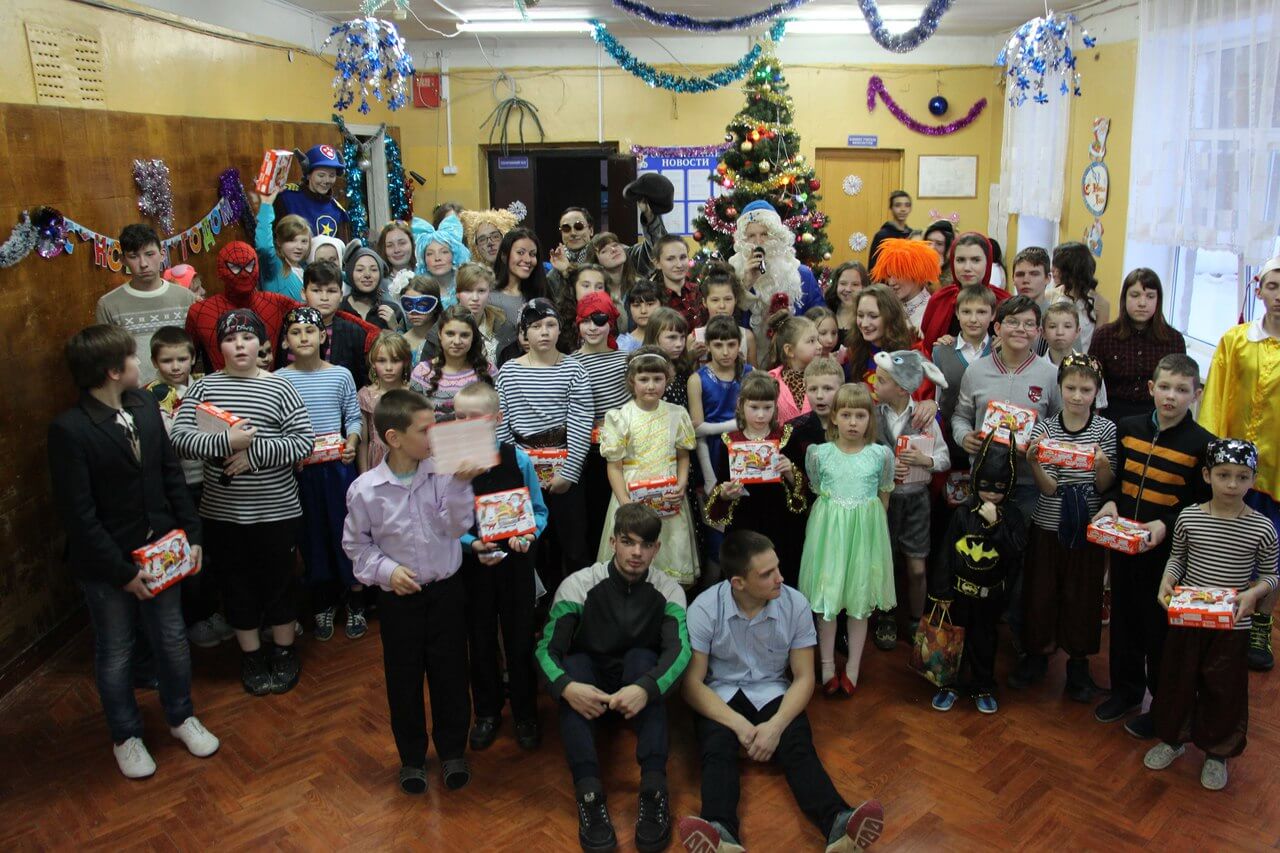 Волонтеры провели новогодний праздник в медновской школе-интернате