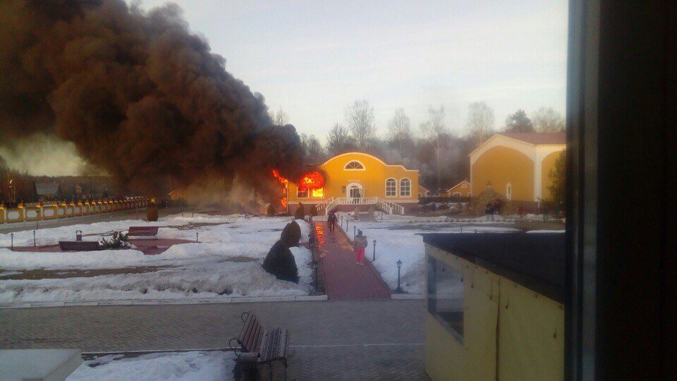 На территории комплекса отдыха в Старицком районе сгорел зоопарк