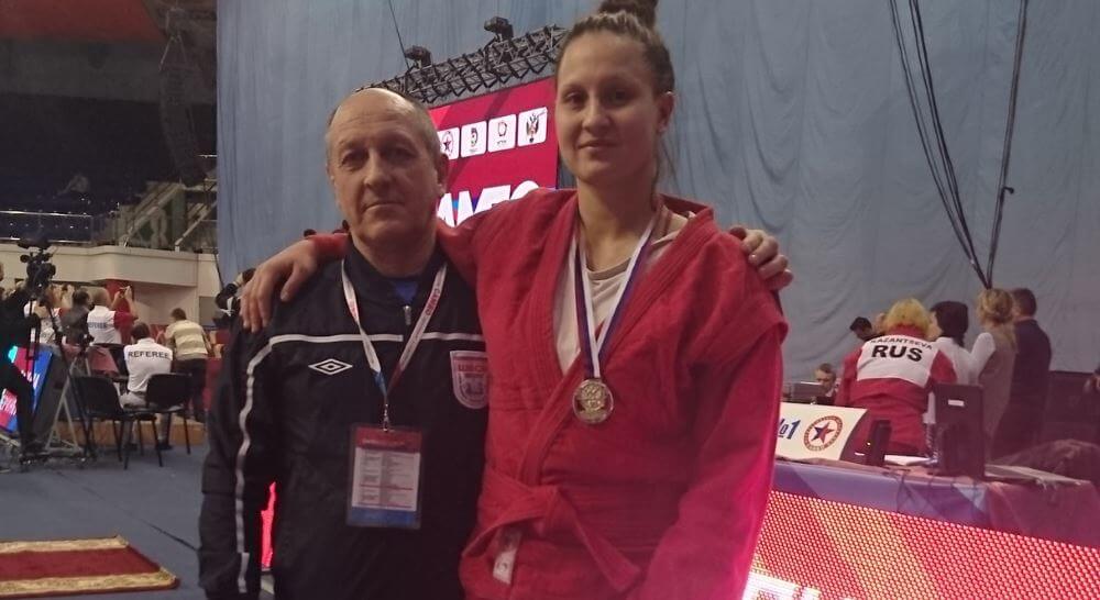 Дайна Амбарцумова взяла "серебро" на Чемпионате России по самбо