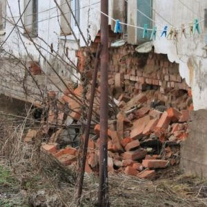 фото В Зубцовском доме, где частично обвалилась стена, проживали 23 человека, в том числе дети