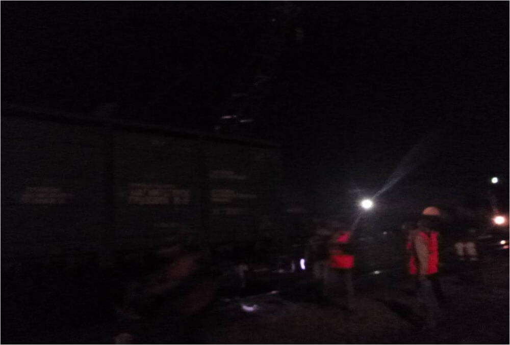Ночью в Тверской области сошел с рельсов грузовой поезд