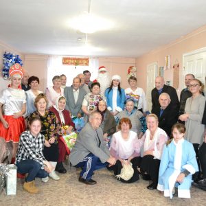 фото Волонтеры собирают новогодние подарки в дом-интернат для престарелых в Лихославльском районе