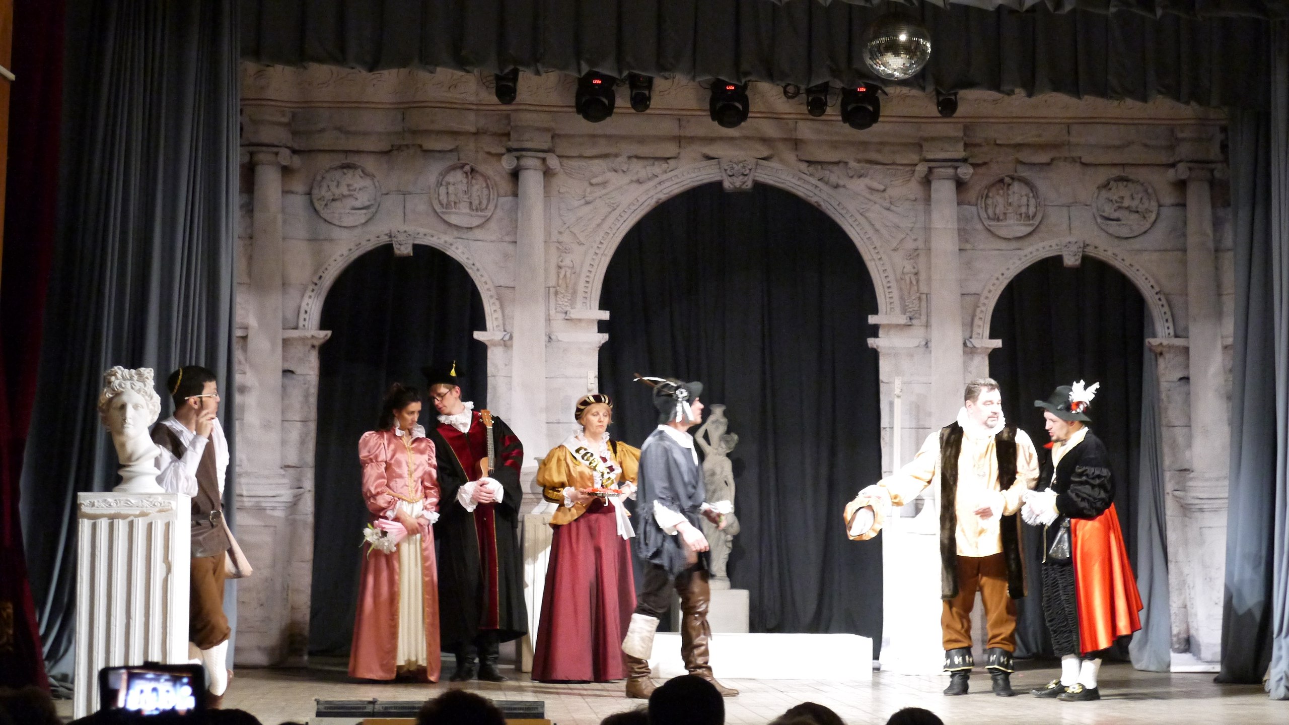 В Осташкове прошел областной фестиваль любительского театрального искусства "Театральные встречи"