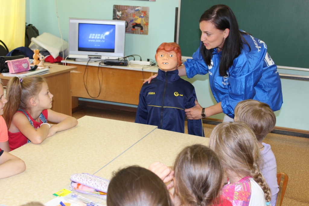 Сотрудники Тверьэнерго продолжают обучать детей электробезопасности