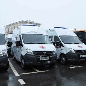 фото Муниципальные образования Тверской области получили новые школьные автобусы, машины скорой помощи и спецтранспорт для пожарно-спасательных служб