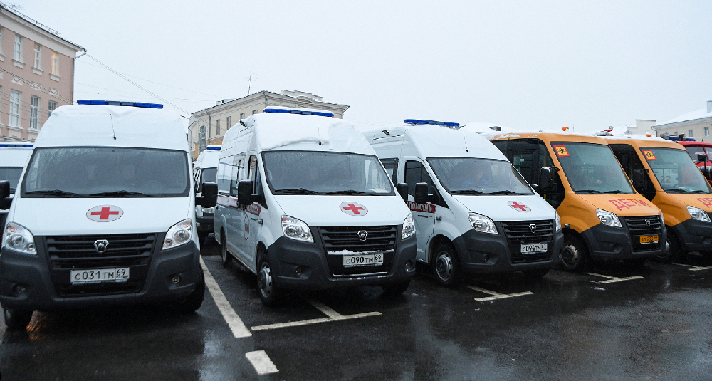 Муниципальные образования Тверской области получили новые школьные автобусы, машины скорой помощи и спецтранспорт для пожарно-спасательных служб